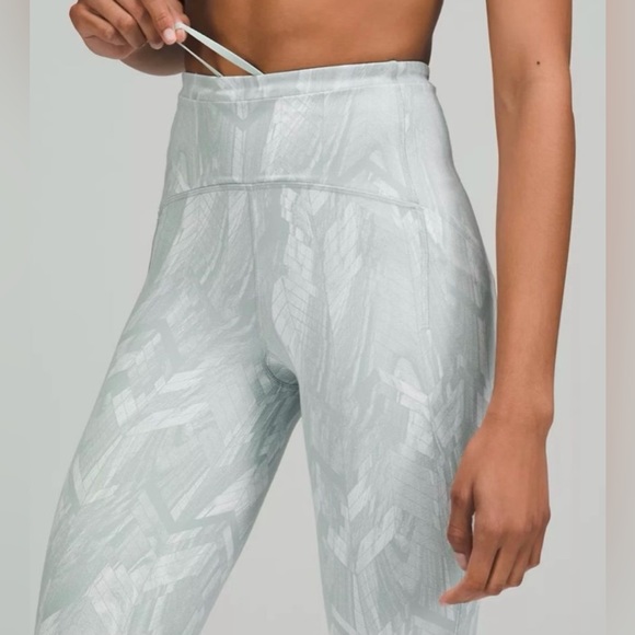 Lululemon legging - Swift speed high-rise crop 21” - Picture 3 of 9